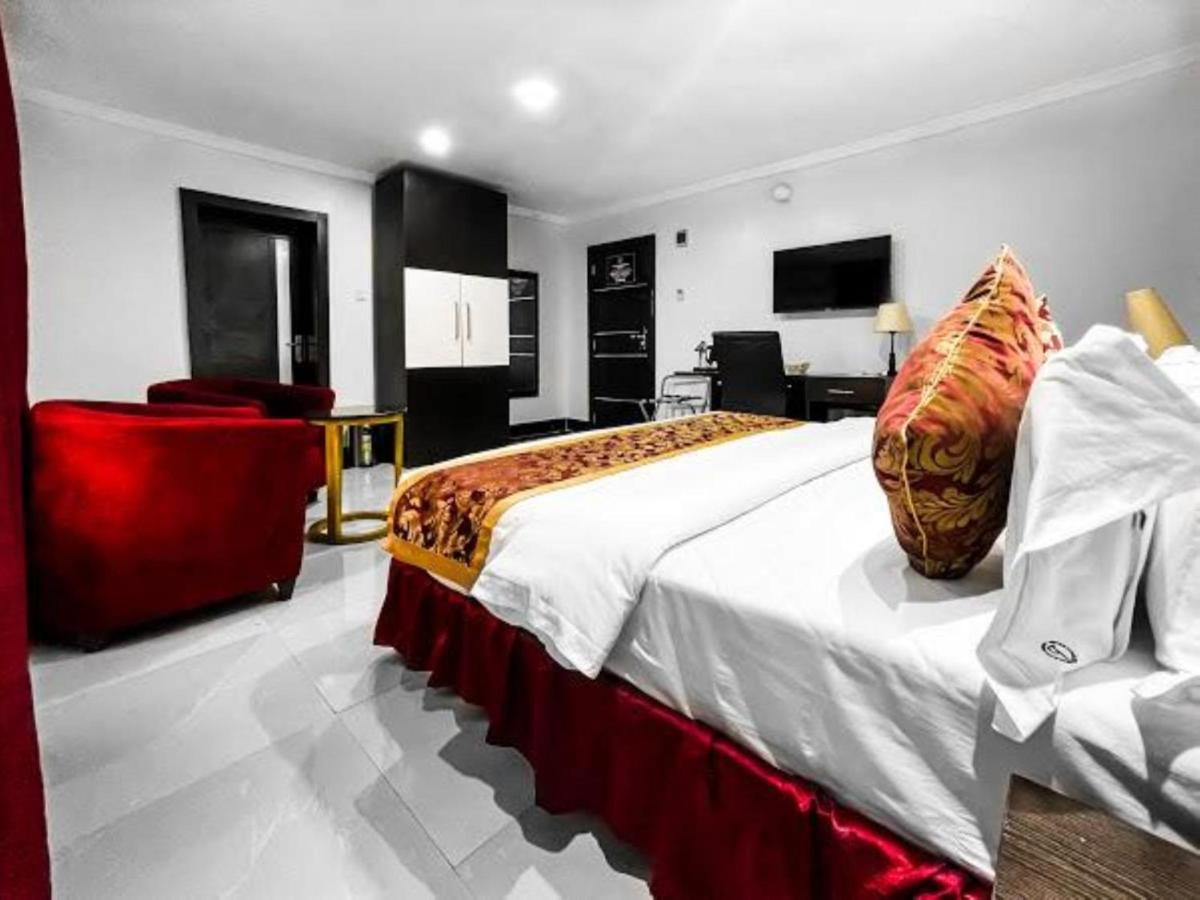 Pasadena Suites Lekki Luaran gambar