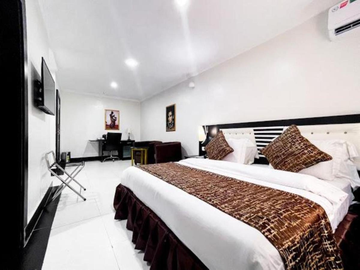 Pasadena Suites Lekki Luaran gambar
