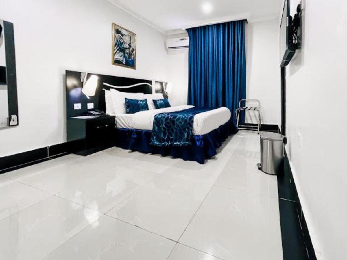 Pasadena Suites Lekki Luaran gambar